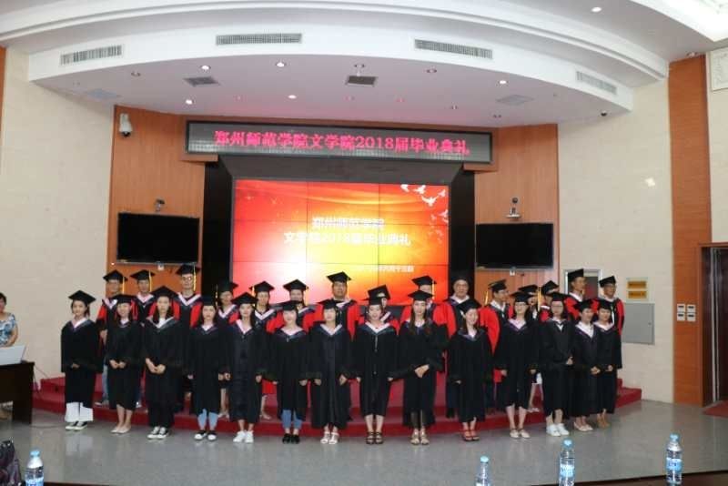 毕业3.jpg 毕业3.jpg