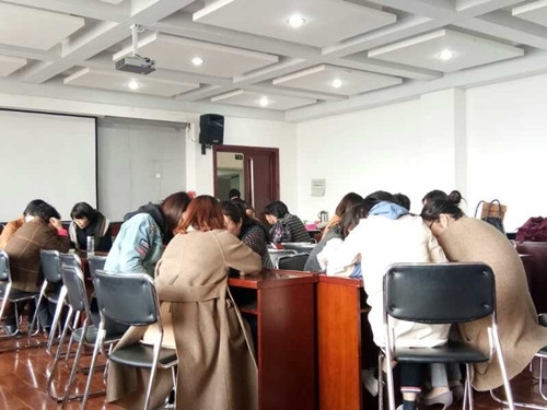 跳棋1.jpg 跳棋1.jpg